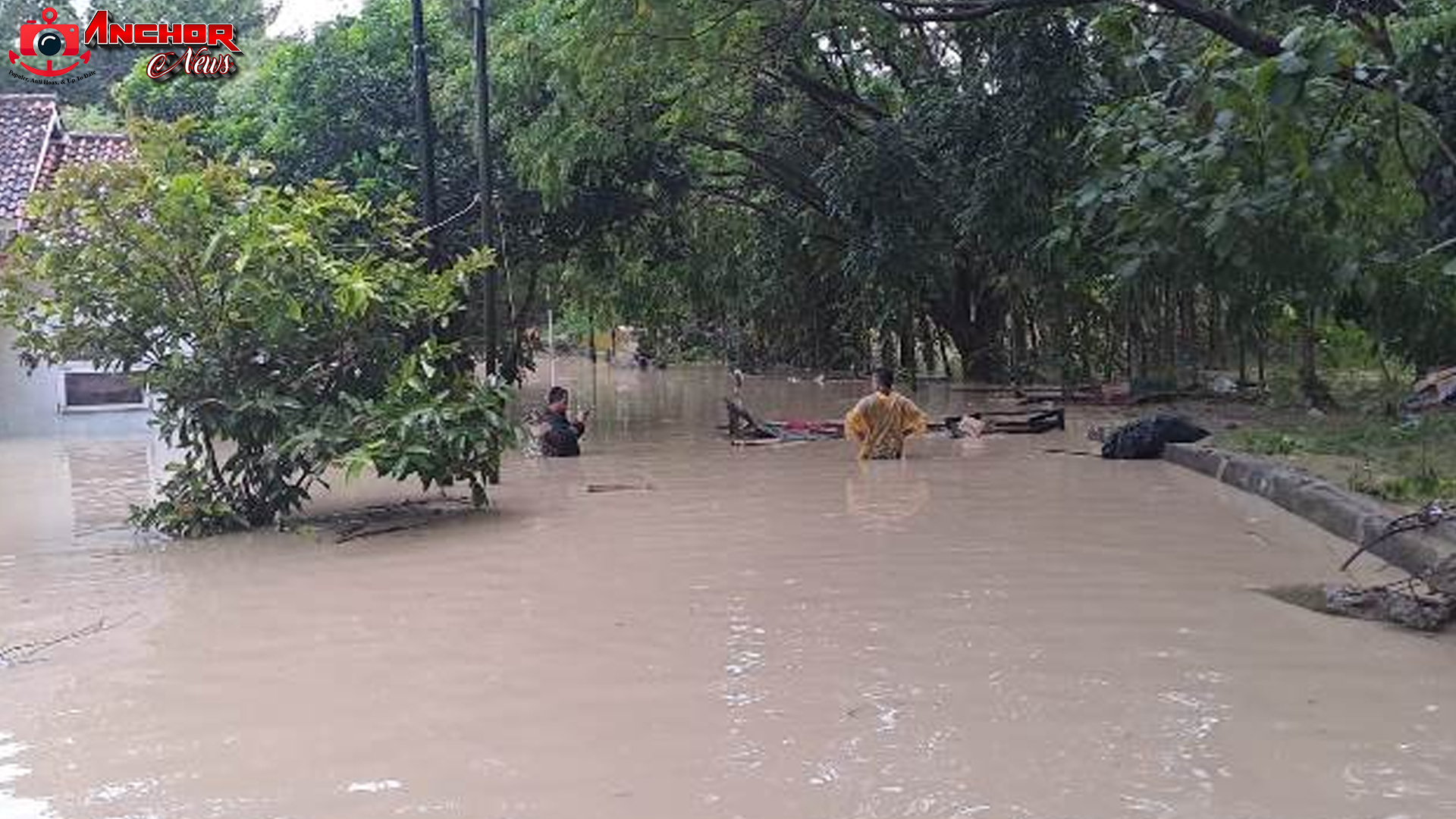 Sungai Babon Meluap, Perum Dinar Indah Semarang Terendam