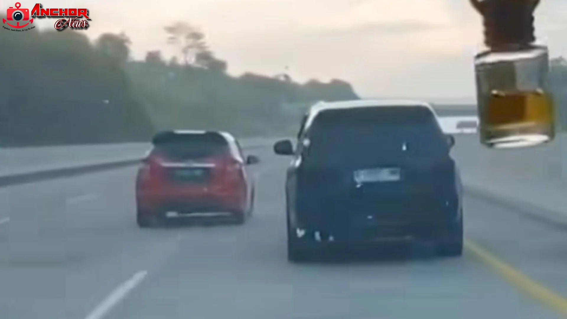 Mobil Korban Yang Dibawa Kabur Pelaku Pembunuhan Di Bogor Terguling Di Jalan Tol Setelah Kecelakaan